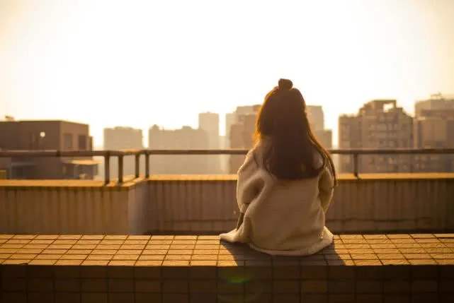 人间不值得,丧到让人害怕的句子