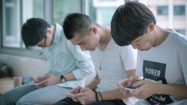 跟直男谈恋爱有什么特征？