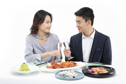 男人越喜欢你越不主动?