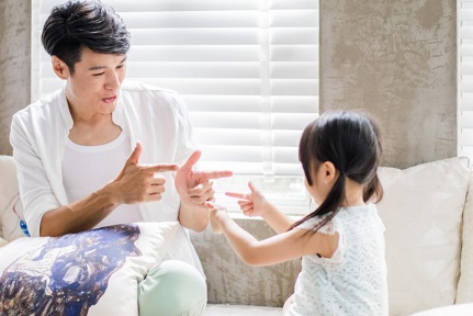 小孩不肯学说话怎么办？