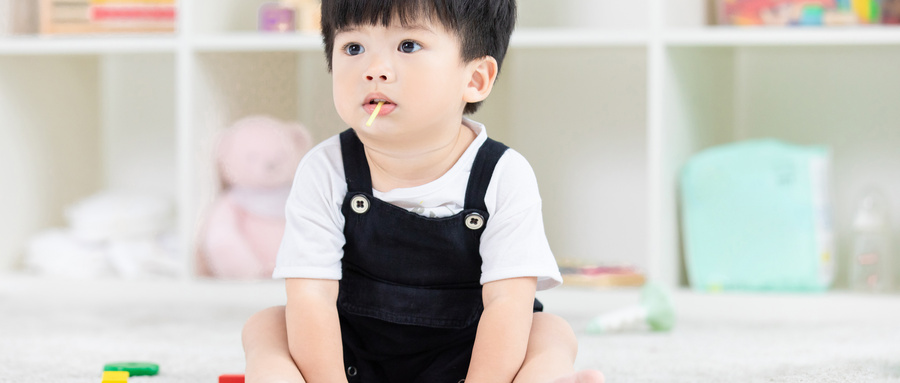 孩子特别粘妈妈的阶段