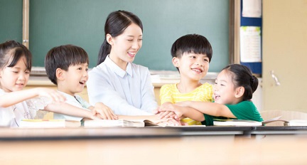 封闭式学校对小孩的成长好吗？