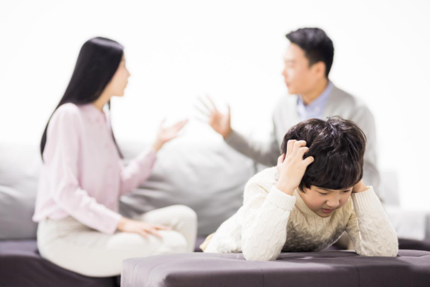 夫妻之间没有感情怎么办?为了孩子应该凑合过日子吗？