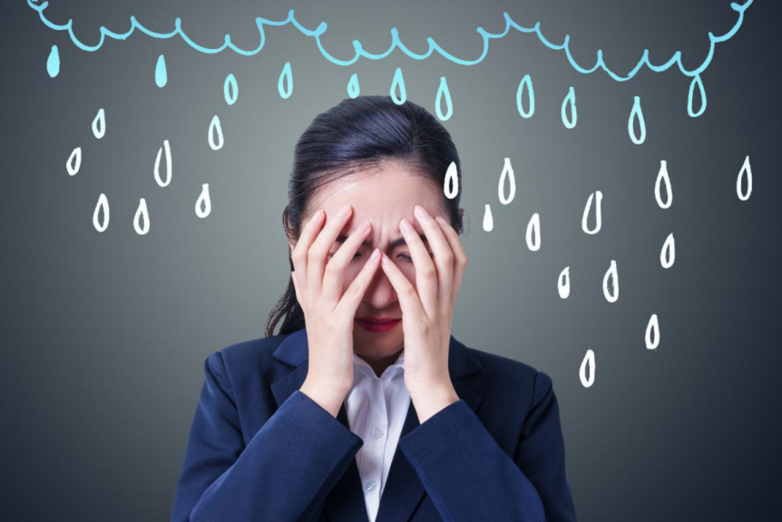 你是如何控制自己的情绪的？当情绪低落时应该怎么调节？