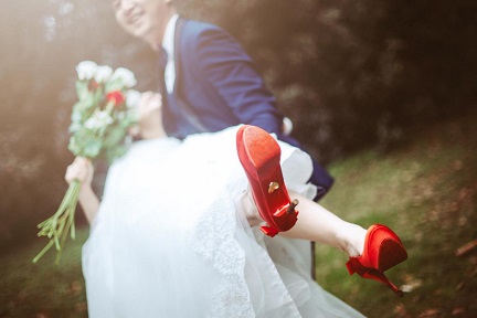 老公太矮结婚后后悔了怎么办？