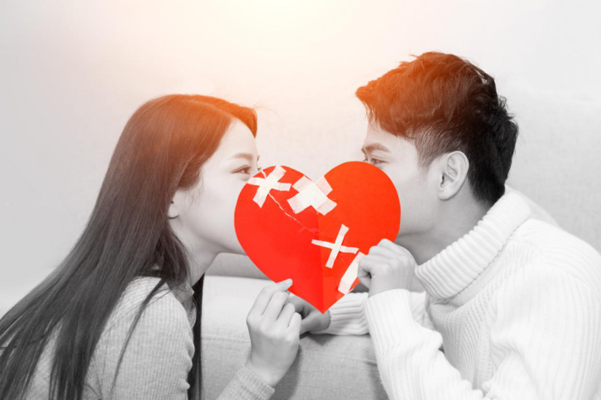 背叛后的婚姻很累，出轨的婚姻能撑多久？