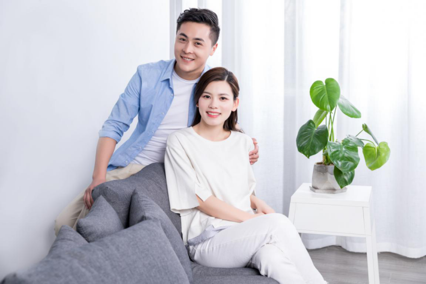 面对父母不同意的爱情还要继续坚持吗？