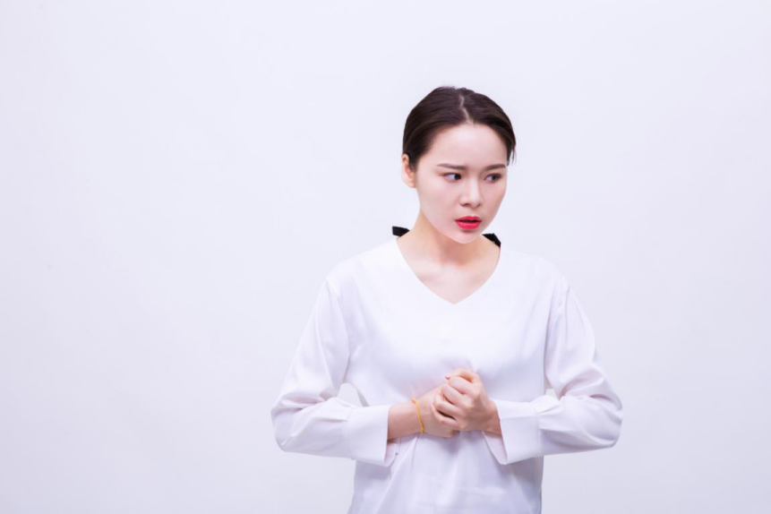 一想到要与人相处就感到很焦虑怎么办？